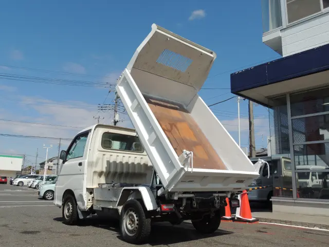 ダイハツ ハイゼットトラック EBD-S211P(4WD)の写真3