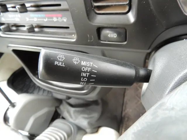 ダイハツ ハイゼットトラック EBD-S211P(4WD)の写真32
