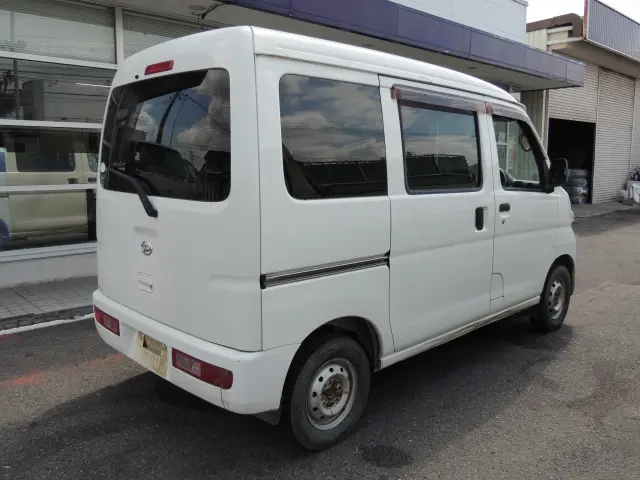 ダイハツ ハイゼットバン EBD-S331V(4WD)の写真7