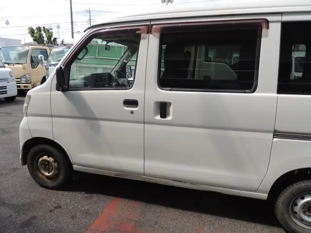 ダイハツ ハイゼットバン EBD-S331V(4WD)の写真13