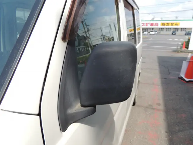 ダイハツ ハイゼットバン EBD-S331V(4WD)の写真18