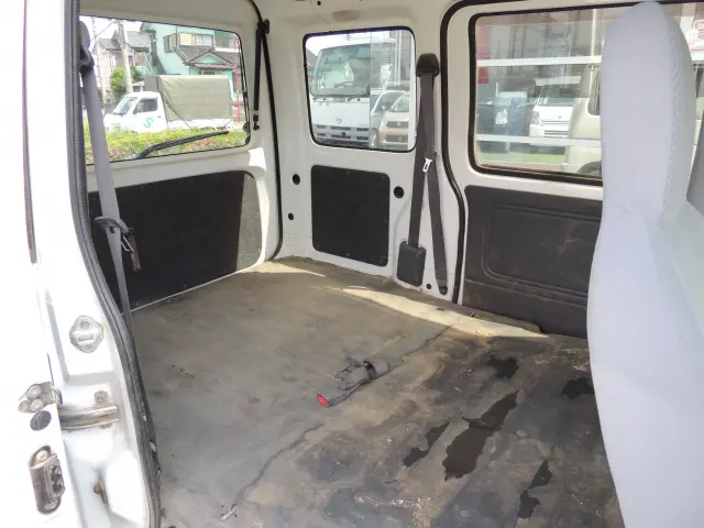 ダイハツ ハイゼットバン EBD-S331V(4WD)の写真26