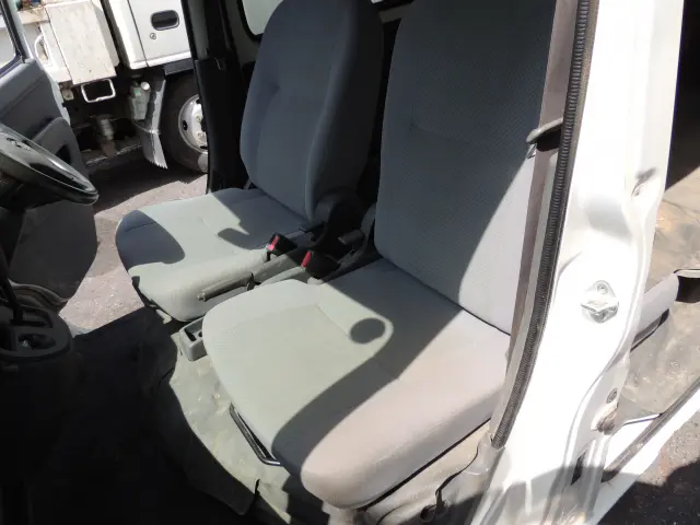 ダイハツ ハイゼットバン EBD-S331V(4WD)の写真32