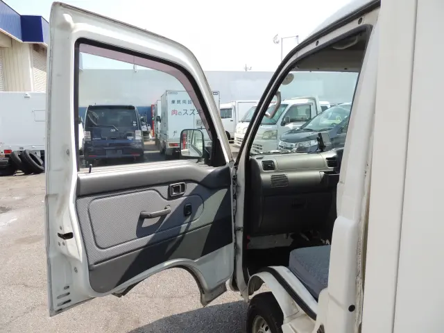 ダイハツ ハイゼットトラック EBD-S211P(4WD)の写真40