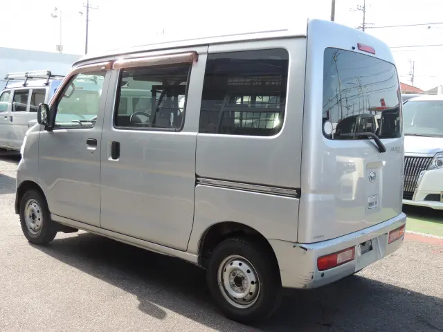 ダイハツ ハイゼットバン GBD-S321V(2WD)の写真12