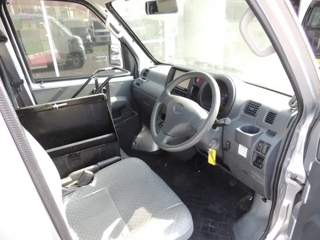 ダイハツ ハイゼットバン GBD-S321V(2WD)の写真25