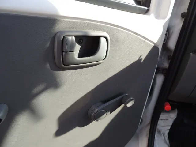 日産 クリッパートラック GBD-U71T(2WD)の写真30