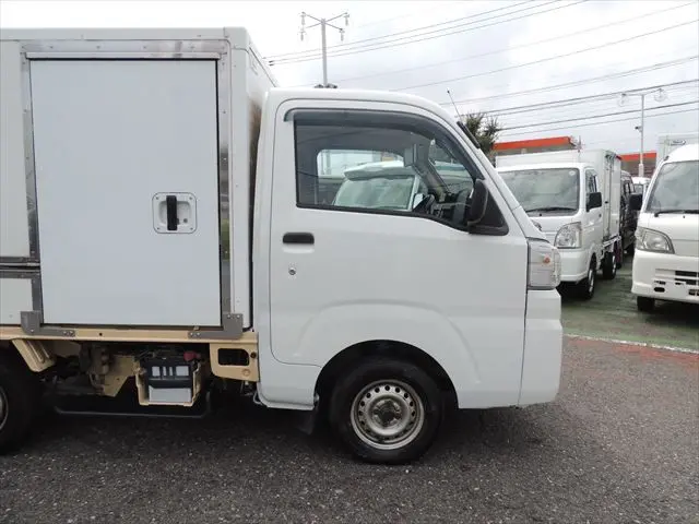 ダイハツ ハイゼットトラック EBD-S510P(4WD)の写真11