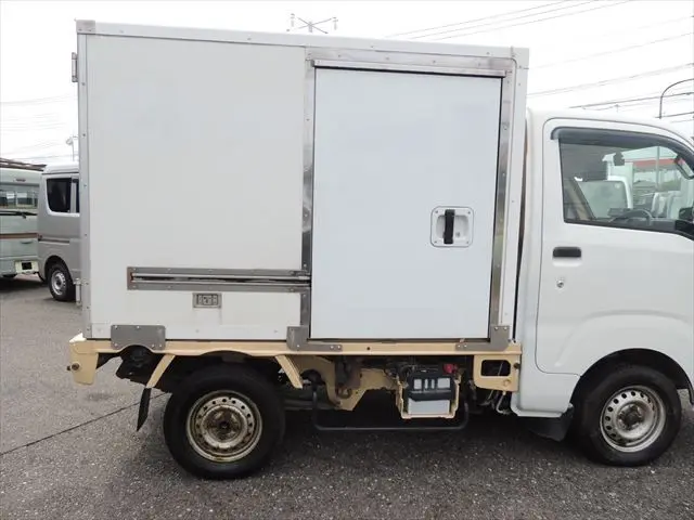 ダイハツ ハイゼットトラック EBD-S510P(4WD)の写真12