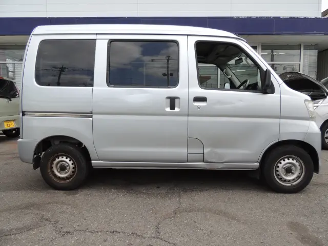 ダイハツ ハイゼットバン EBD-S321V(2WD)の写真9