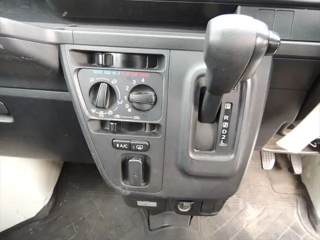 ダイハツ ハイゼットバン EBD-S321V(2WD)の写真33