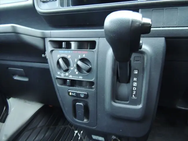 ダイハツ ハイゼットバン EBD-S321V(2WD)の写真38