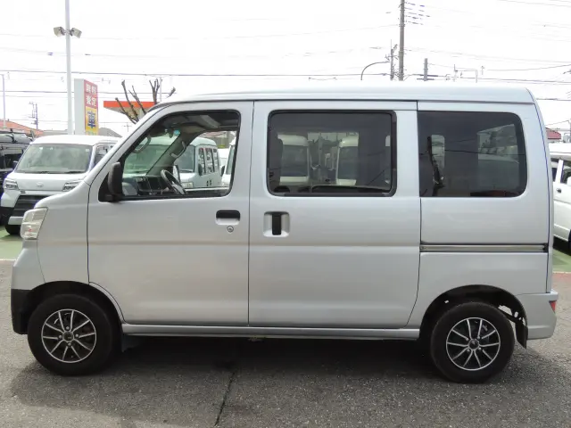 ダイハツ ハイゼットバン EBD-S321V(2WD)の写真11