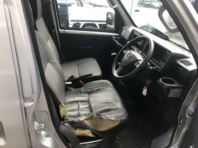 ダイハツ ハイゼットバン EBD-S321V(2WD)の写真31