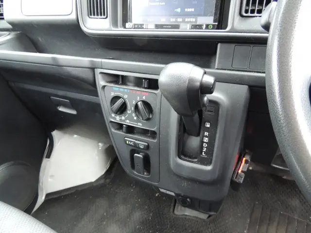 ダイハツ ハイゼットバン 3BD-S321V(2WD)の写真41