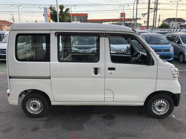 ダイハツ ハイゼットバン 5BD-S321V(2WD)の写真5