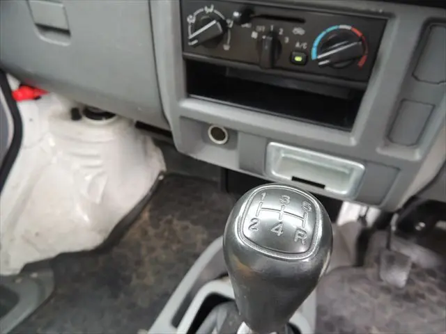 日産 クリッパートラック GBD-U71T(2WD)の写真44