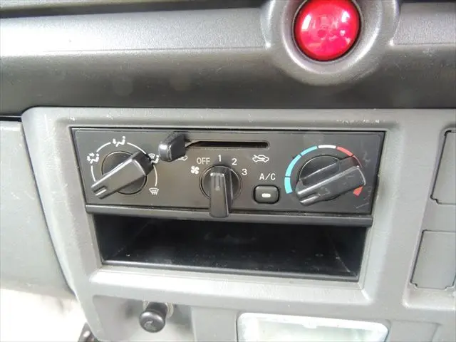 日産 クリッパートラック GBD-U71T(2WD)の写真45
