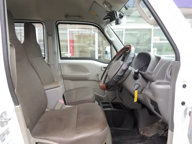 三菱 ミニキャブバン HBD-DS17V(2WD)の写真23
