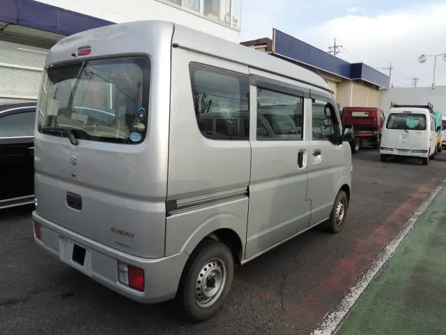 スズキ エブリイ HBD-DA17V(2WD)の写真6