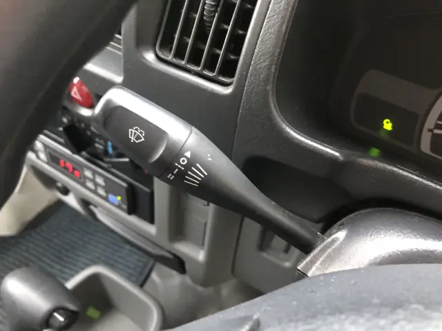 三菱 ミニキャブトラック GBD-U61T(2WD)の写真32