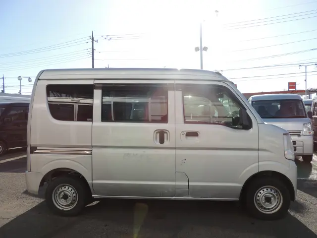 スズキ エブリイ HBD-DA17V(2WD)の写真4