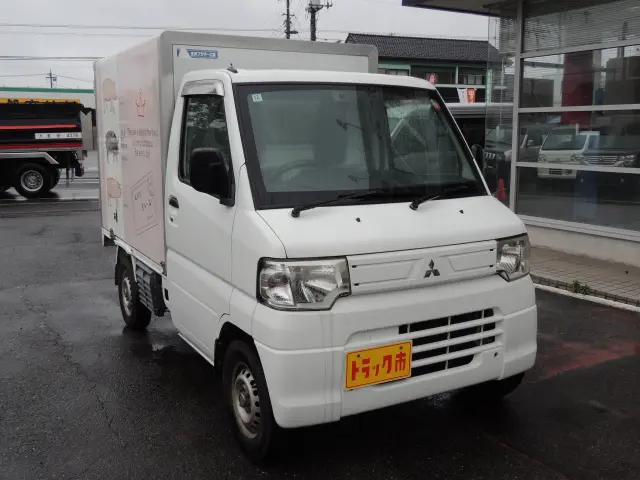三菱 ミニキャブトラック GBD-U61T(2WD)の写真3