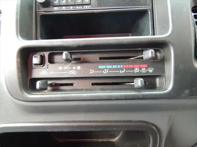 ダイハツ ハイゼットトラック LE-S200P(2WD)の写真32