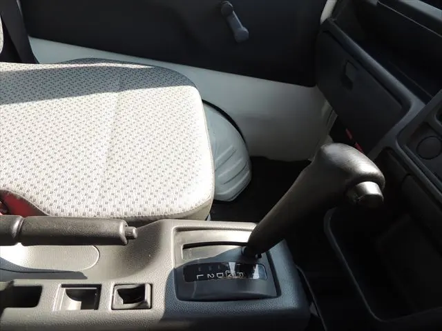 日産 クリッパートラック EBD-DR16T(2WD)の写真39