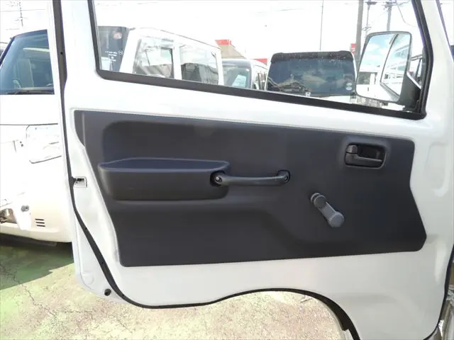 日産 クリッパートラック EBD-DR16T(2WD)の写真44