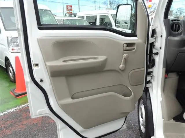 スズキ エブリイ HBD-DA17V(2WD)の写真27