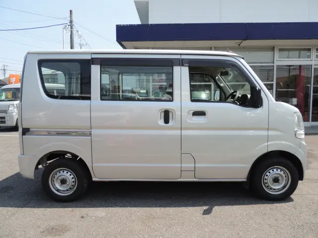 スズキ エブリイ HBD-DA17V(2WD)の写真5