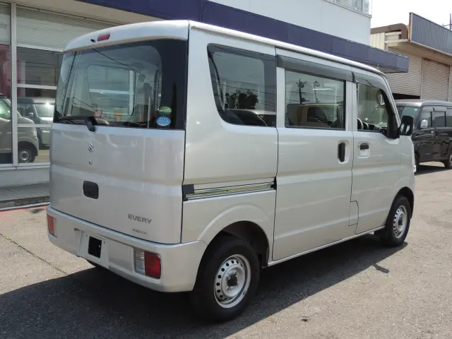 スズキ エブリイ HBD-DA17V(2WD)の写真6