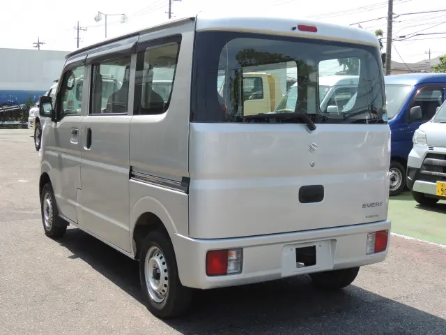 スズキ エブリイ HBD-DA17V(2WD)の写真9