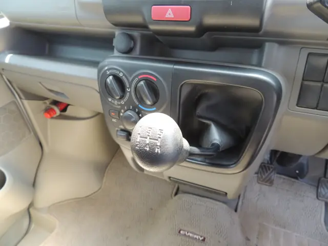 スズキ エブリイ HBD-DA17V(2WD)の写真40