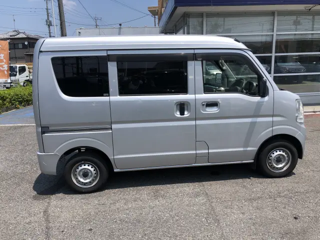 スズキ エブリイ HBD-DA17V(4WD)の写真5