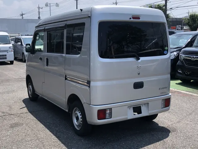 スズキ エブリイ HBD-DA17V(4WD)の写真9