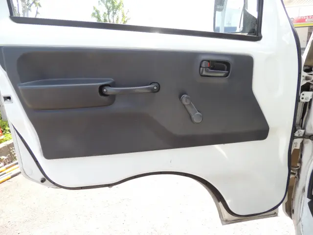 日産 クリッパートラック EBD-DR16T(2WD)の写真47