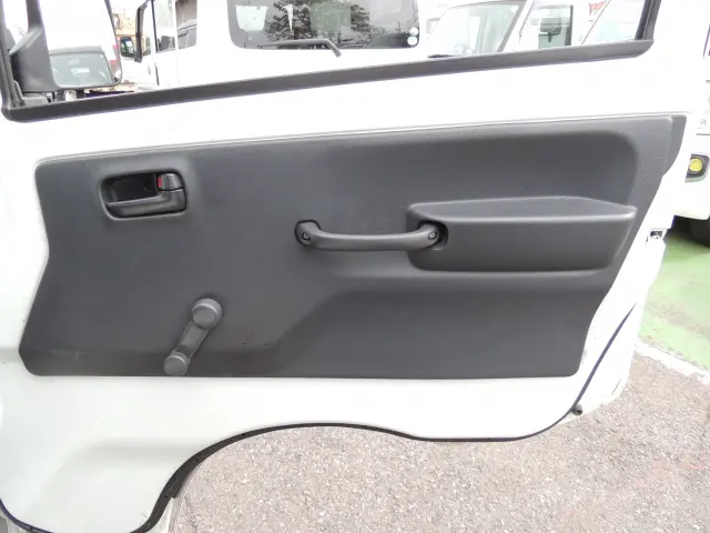 日産 クリッパートラック EBD-DR16T(2WD)の写真24