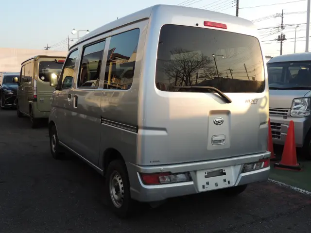 ★車検整備付のお車は「車検2年分の金額込みの総額費用」となっております!|トヨタ ピクシスバン 3BD-S321Mの写真10