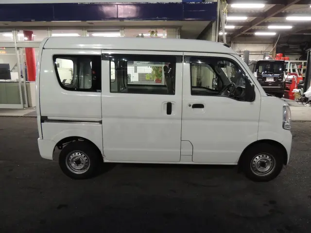 三菱 ミニキャブバン HBD-DS17V(2WD)の写真5