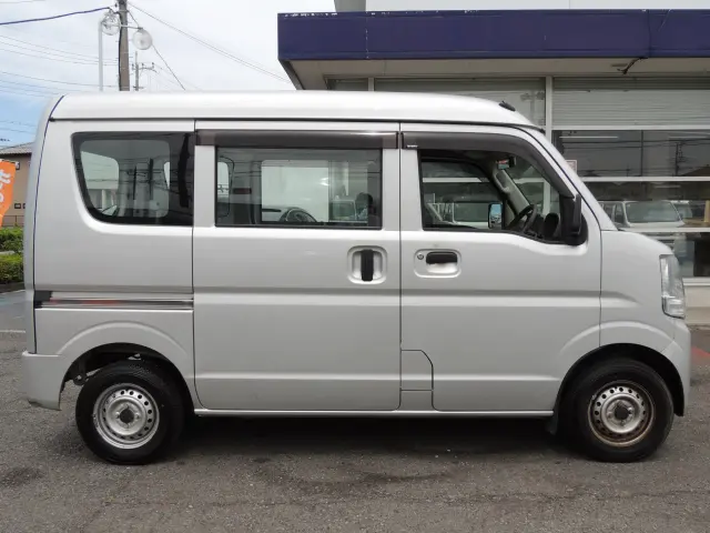 スズキ エブリイ HBD-DA17V(2WD)の写真5