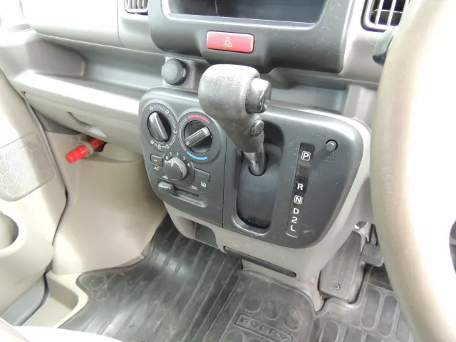 スズキ エブリイ HBD-DA17V(2WD)の写真44