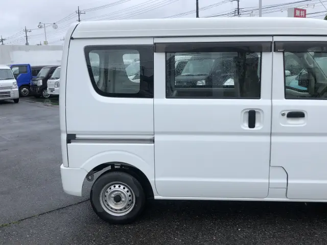 スズキ エブリイ HBD-DA17V(2WD)の写真4