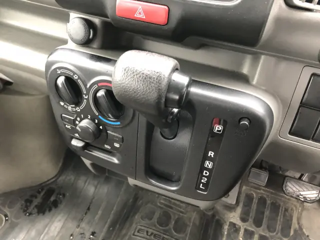 スズキ エブリイ HBD-DA17V(2WD)の写真42