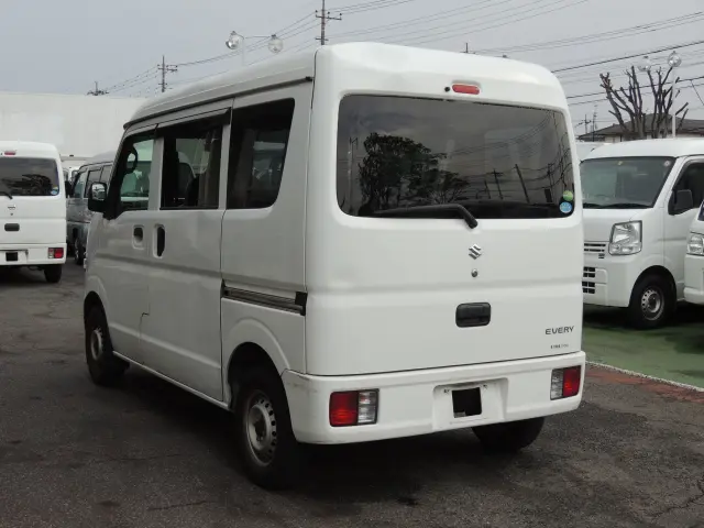 スズキ エブリイ HBD-DA17V(2WD)の写真9