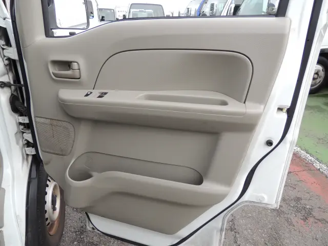 スズキ エブリイ HBD-DA17V(2WD)の写真24