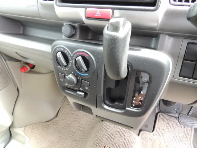 日産 クリッパーバン HBD-DR17V(2WD)の写真45