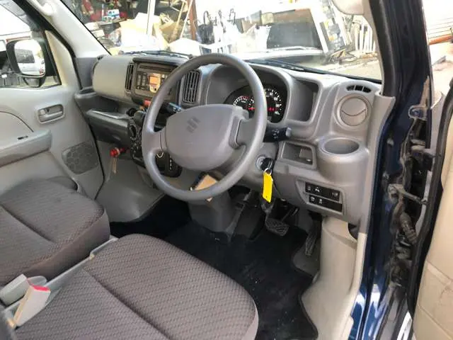 スズキ エブリイ HBD-DA17V(2WD)の写真32