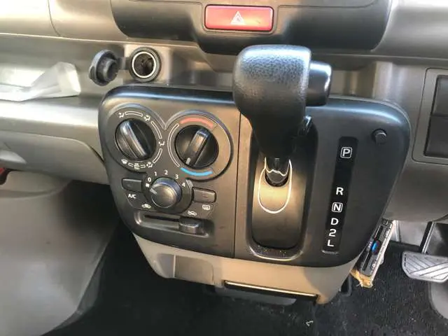 スズキ エブリイ HBD-DA17V(2WD)の写真36